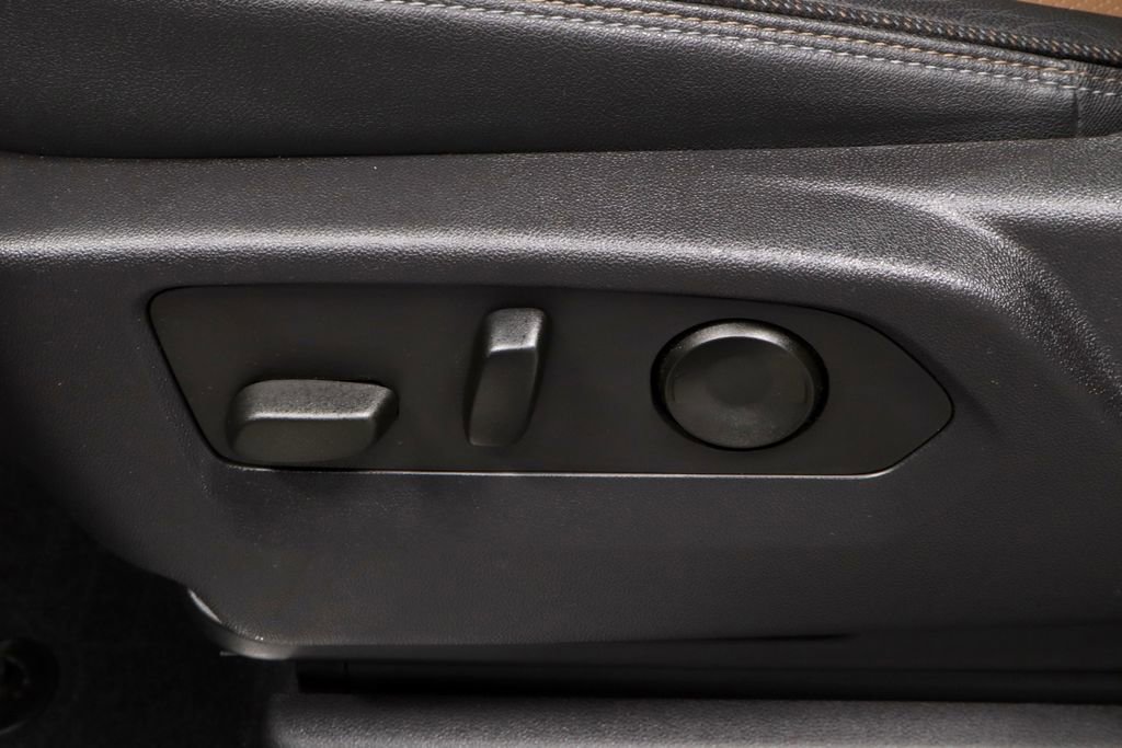 Used 2023 Chevrolet Silverado 1500 High Country w/ High Country Premium Package AWD/4WD image 22