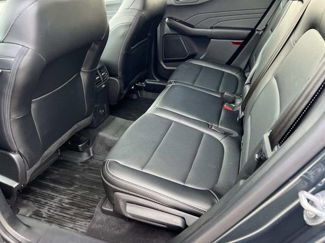 Certified 2022 Ford Escape Titanium w/ Class II Trailer Tow Package image 13