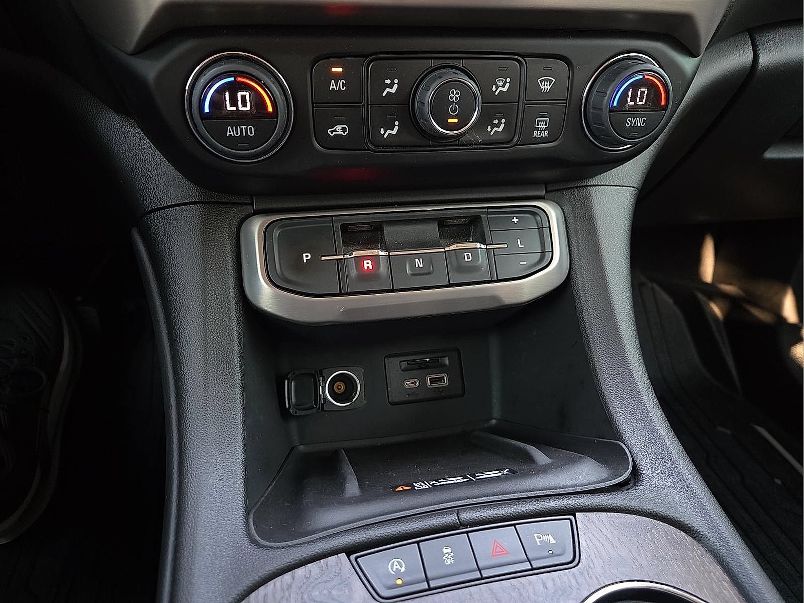 Used 2023 GMC Acadia Denali FWD image 18