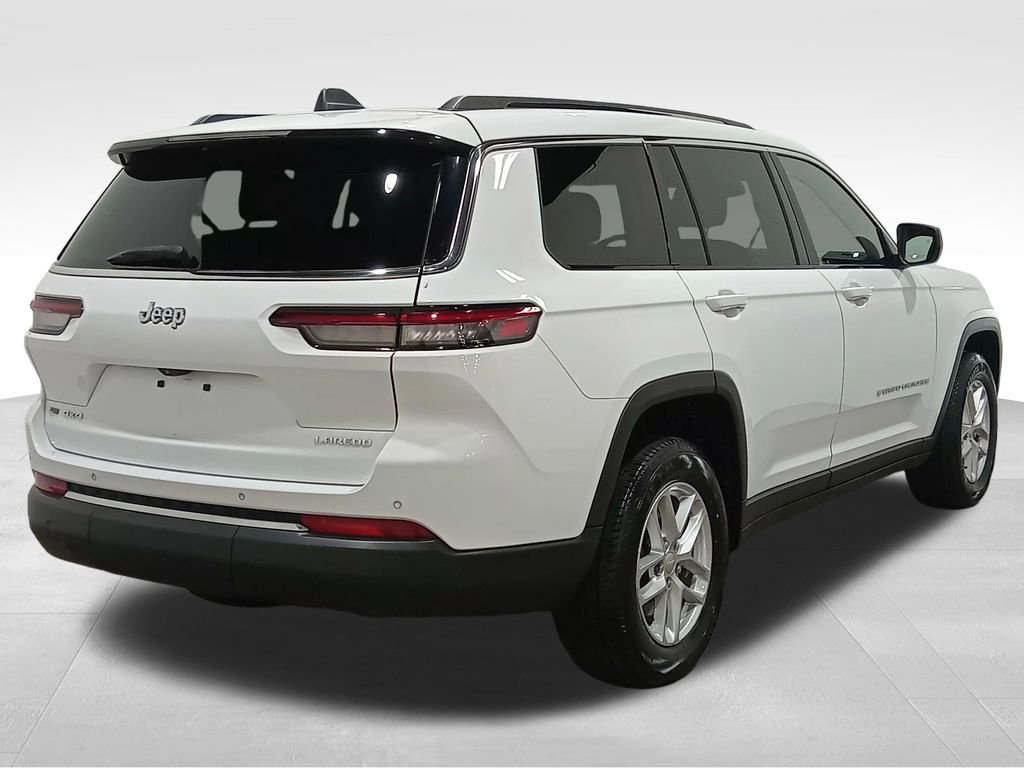 Used 2021 Jeep Grand Cherokee L Laredo w/ Luxury Tech Group I AWD/4WD image 3