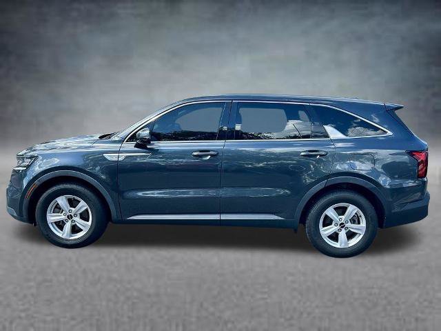 Used 2023 Kia Sorento LX FWD image 9