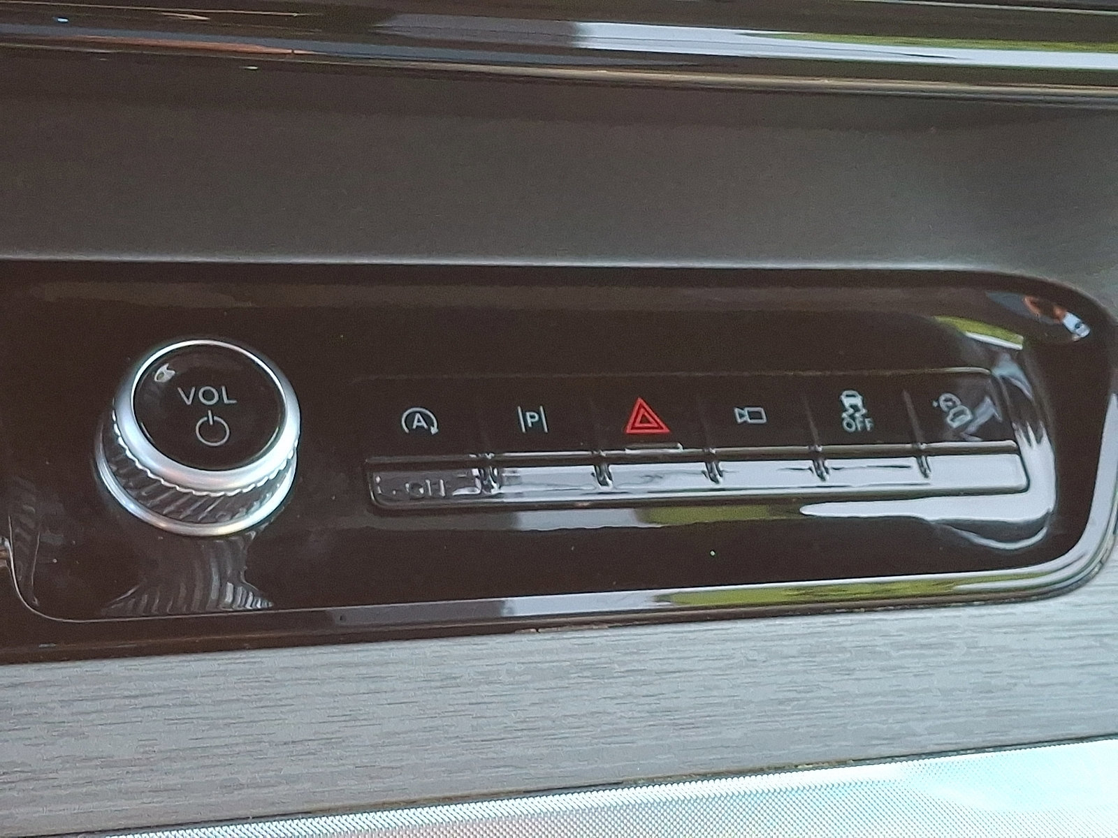 Certified 2025 Ford Expedition Max Platinum image 27