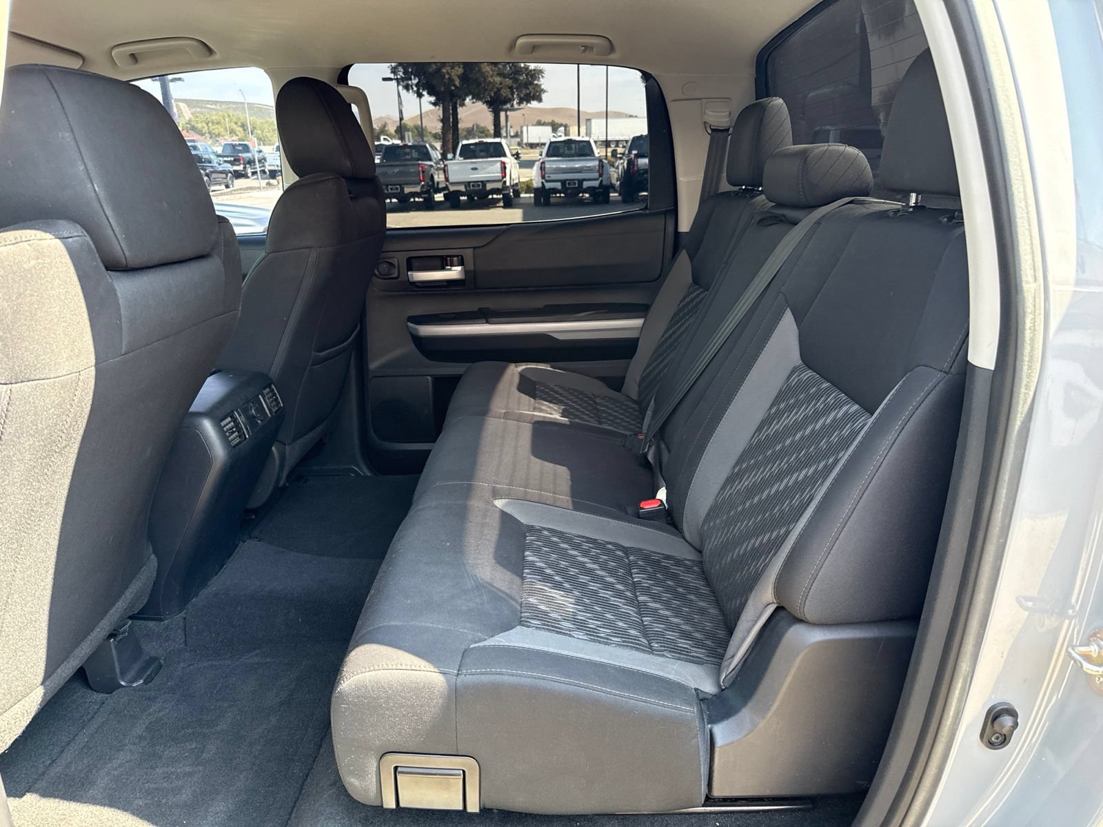 Used 2019 Toyota Tundra SR5 w/ SR5 Upgrade Package AWD/4WD image 13