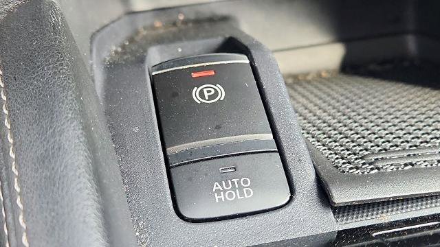 Used 2024 Nissan Kicks SR image 14