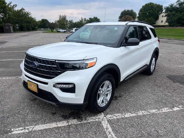 Certified 2023 Ford Explorer XLT w/ Equipment Group 202A AWD/4WD image 5