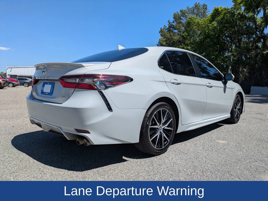 Used 2023 Toyota Camry SE FWD image 4