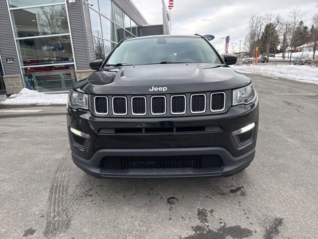 Used 2018 Jeep Compass Sport w/ Tech Group FWD image 3