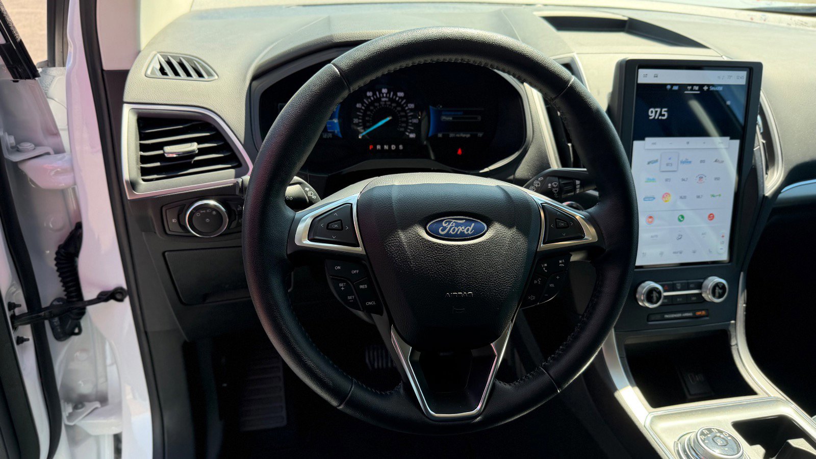 Certified 2022 Ford Edge SEL w/ Sport Appearance Package AWD/4WD image 29