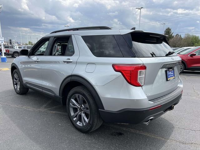 Certified 2023 Ford Explorer XLT w/ Equipment Group 202A AWD/4WD image 3