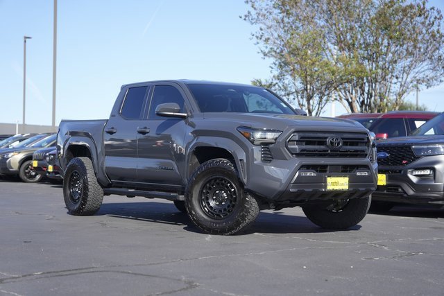 Used 2024 Toyota Tacoma SR5 image 2