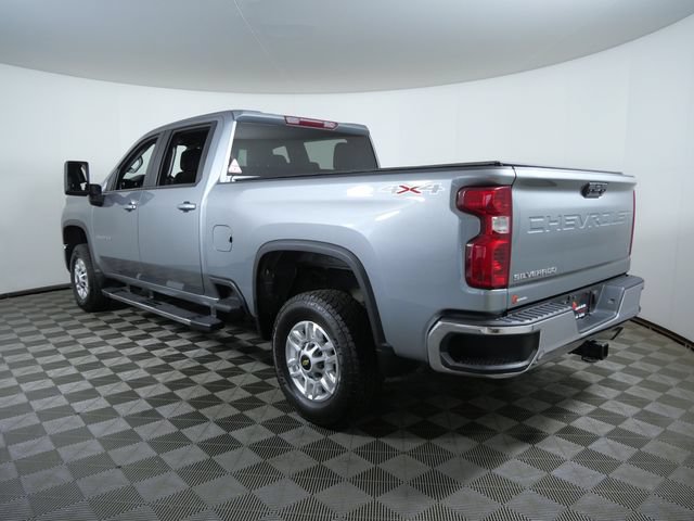 Used 2024 Chevrolet Silverado 2500 LT AWD/4WD image 4