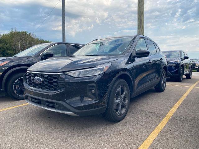 Certified 2025 Ford Escape ST-Line Select AWD/4WD image 12