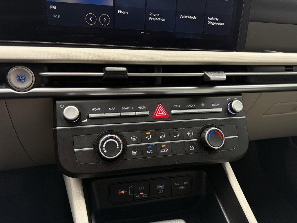 Used 2025 Hyundai Tucson SE image 18