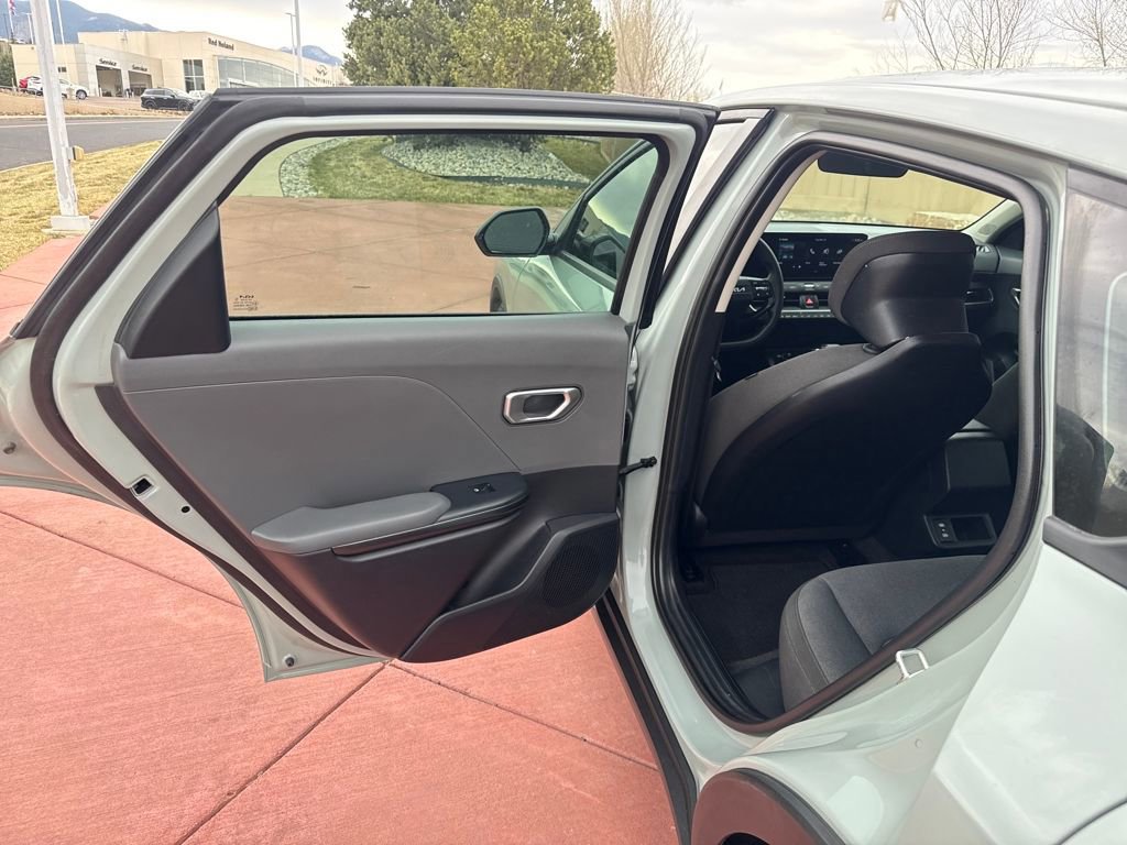 Used 2025 Kia K4 LXS image 14