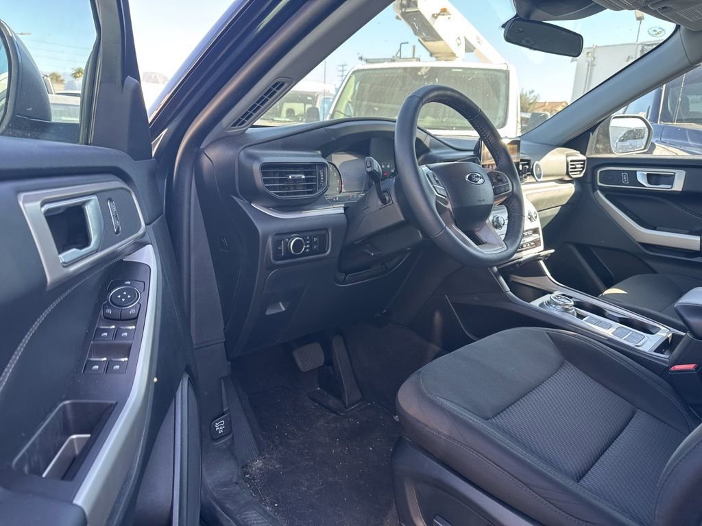 Certified 2023 Ford Explorer XLT image 5