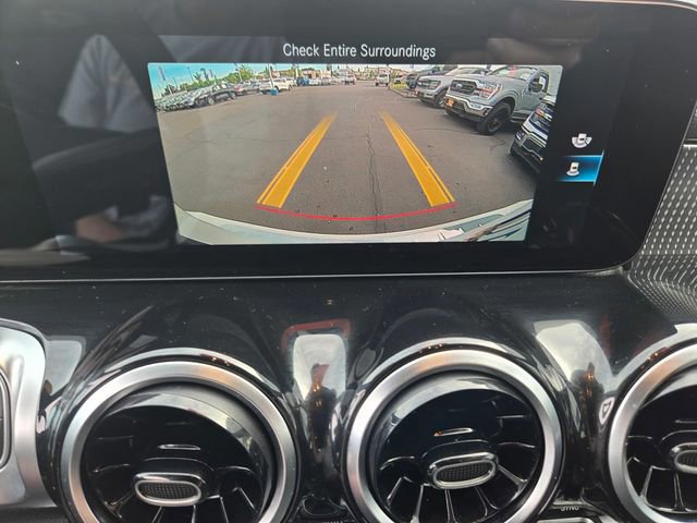 Used 2022 Mercedes-Benz GLB 250 4MATIC image 16