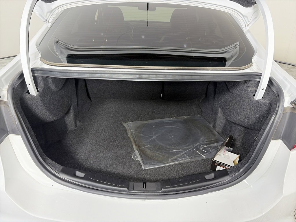 Certified 2018 Ford Fusion SE w/ Fusion SE Technology Package image 27