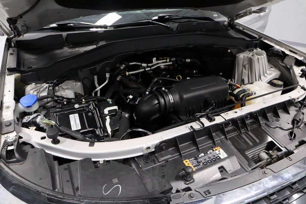 Certified 2022 Ford Explorer XLT w/ Equipment Group 202A image 16