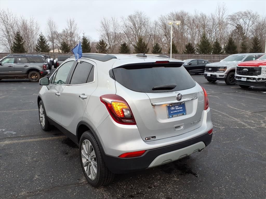 Used 2020 Buick Encore Preferred image 3