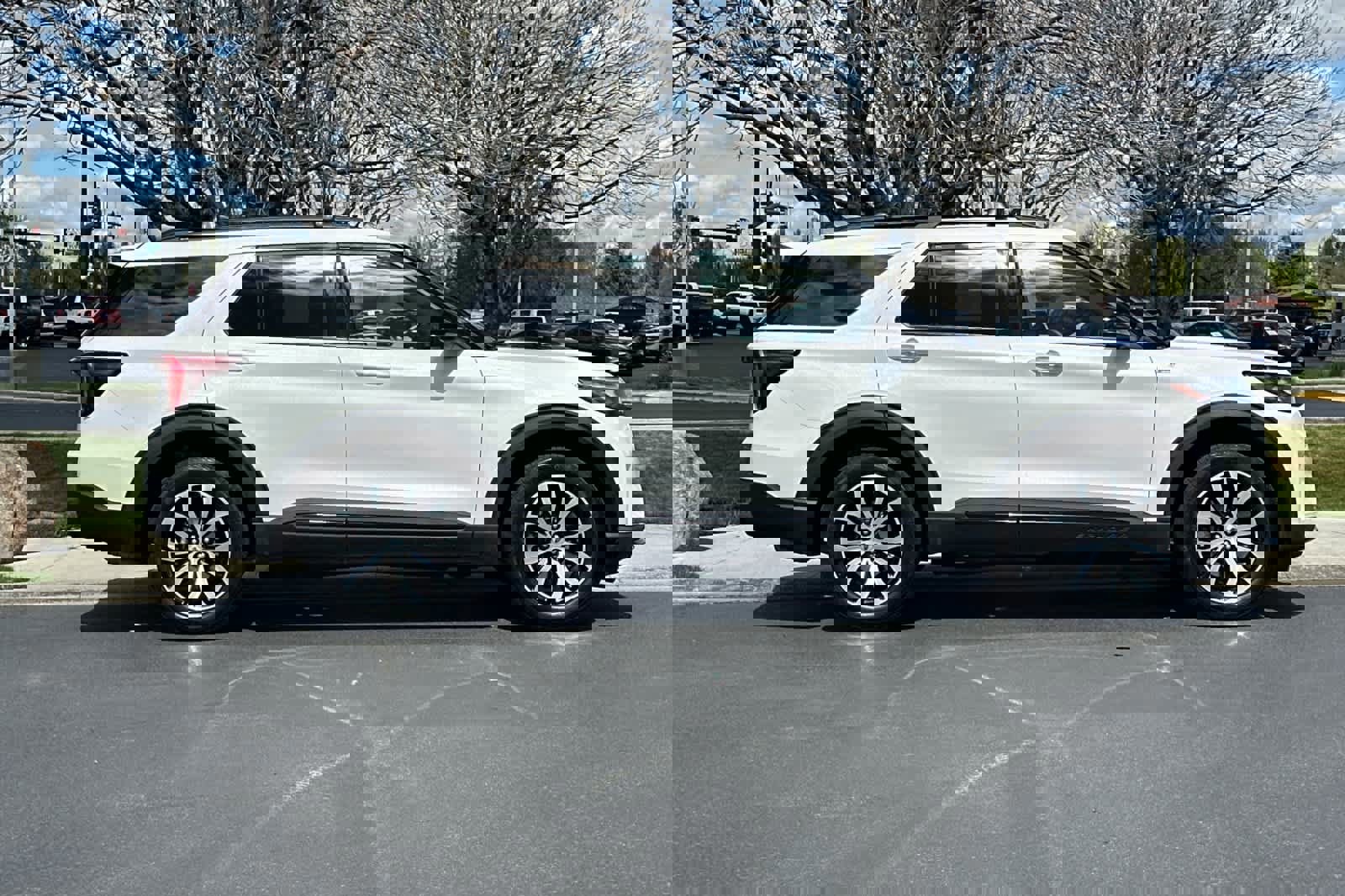 Certified 2025 Ford Explorer ST-Line image 6