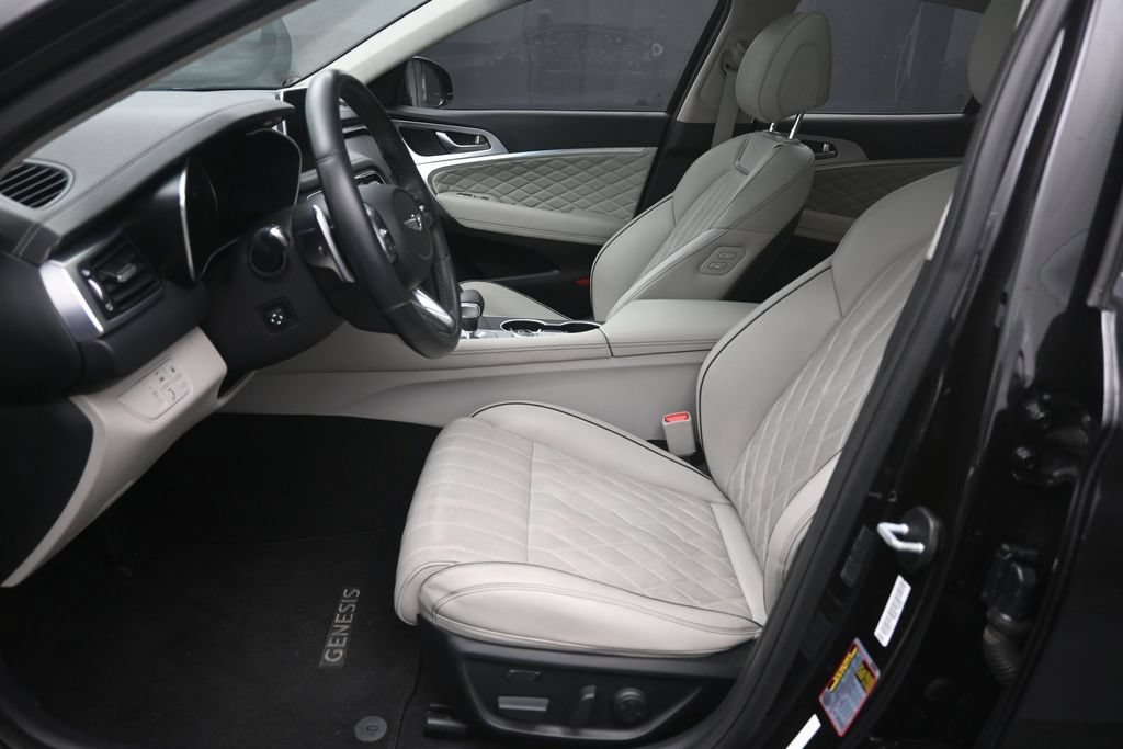 Used 2019 Genesis G70 2.0T Advanced w/ Dynamic Package RWD image 18