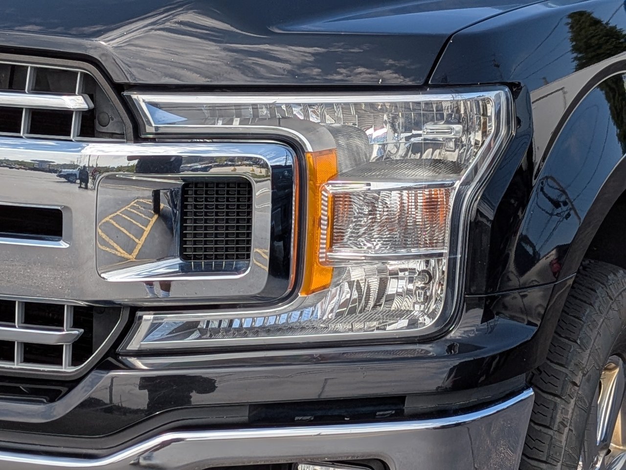 Certified 2018 Ford F150 XLT w/ Equipment Group 301A Mid AWD/4WD image 10