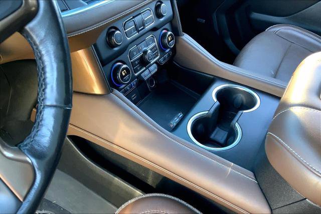 Used 2021 Chevrolet Suburban High Country w/ Premium Package image 17