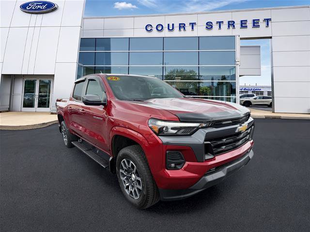 Used 2024 Chevrolet Colorado LT w/ LT Convenience Package III AWD/4WD image 3