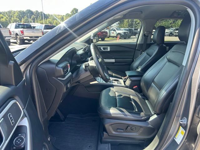 Certified 2023 Ford Explorer XLT w/ Equipment Group 202A RWD image 5