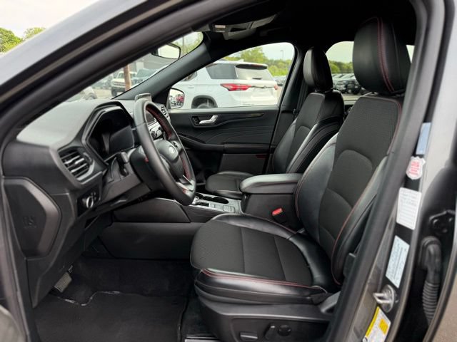 Certified 2025 Ford Escape ST-Line AWD/4WD image 11