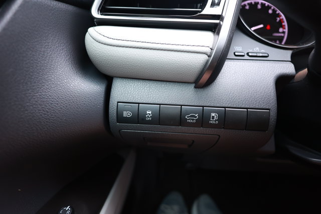 Used 2021 Toyota Camry SE w/ Convenience Package FWD image 18