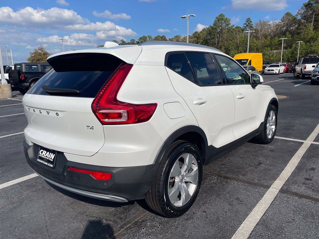 Used 2021 Volvo XC40 T4 Momentum FWD image 7