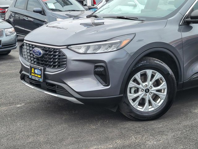 Certified 2023 Ford Escape Active AWD/4WD image 2