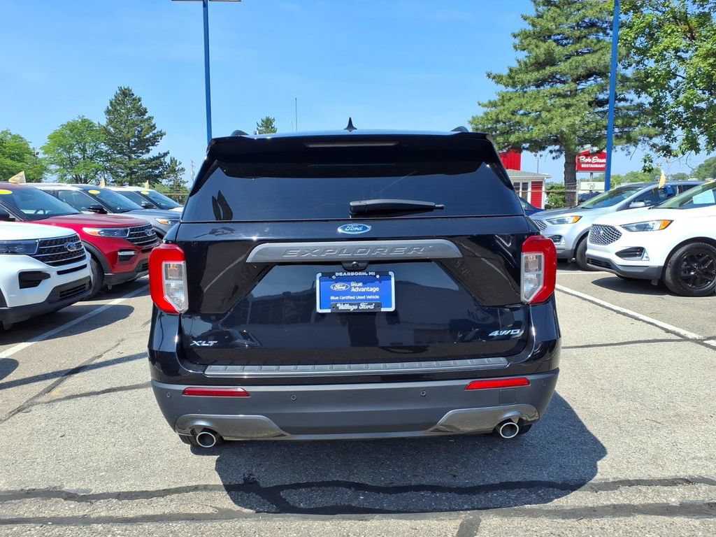 Certified 2024 Ford Explorer XLT w/ Equipment Group 202A AWD/4WD image 8