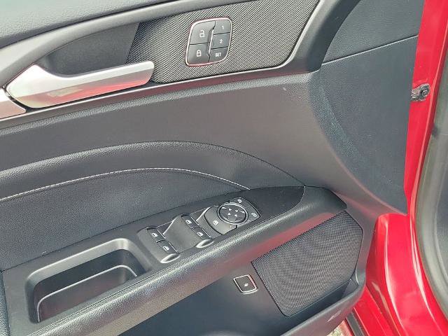 Certified 2020 Ford Fusion Titanium FWD image 22