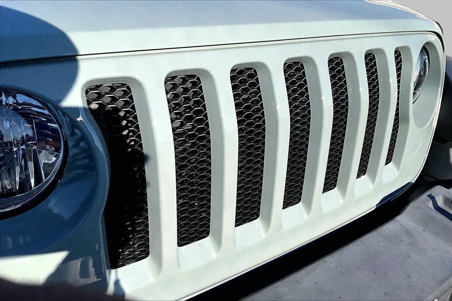 Used 2023 Jeep Wrangler Sport AWD/4WD image 30