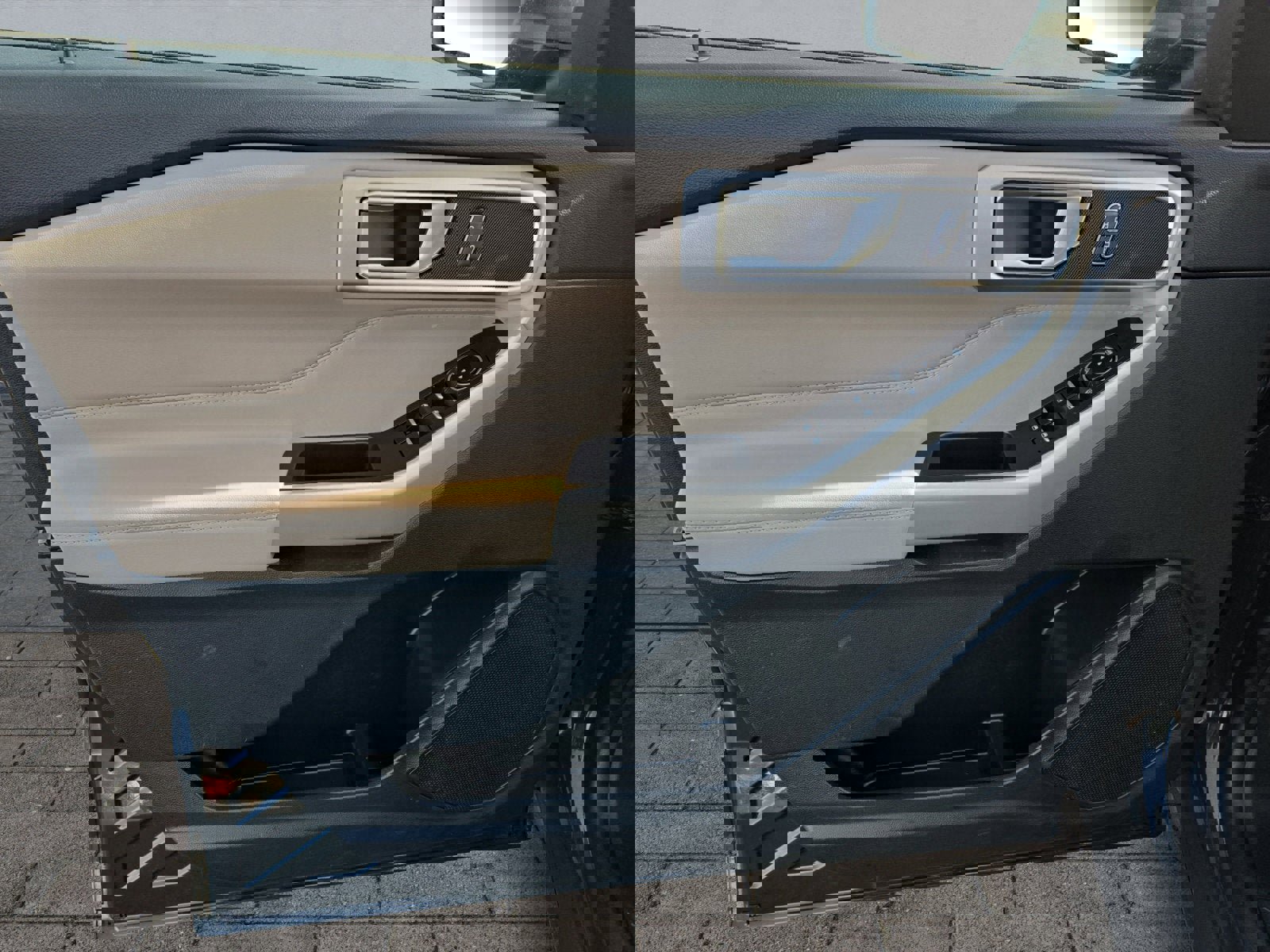 Certified 2023 Ford Explorer XLT w/ Equipment Group 202A image 10