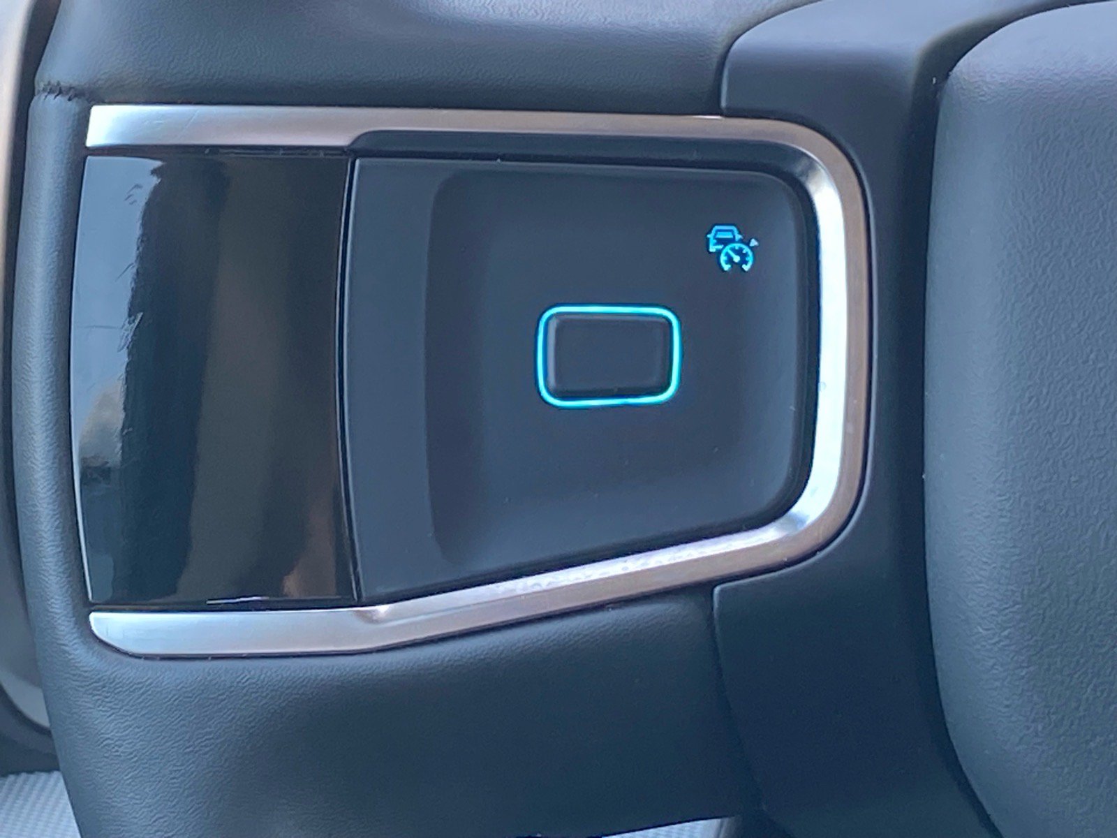 Certified 2025 Ford Expedition Active AWD/4WD image 9