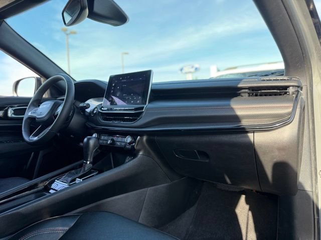 Used 2023 Jeep Compass Trailhawk AWD/4WD image 16