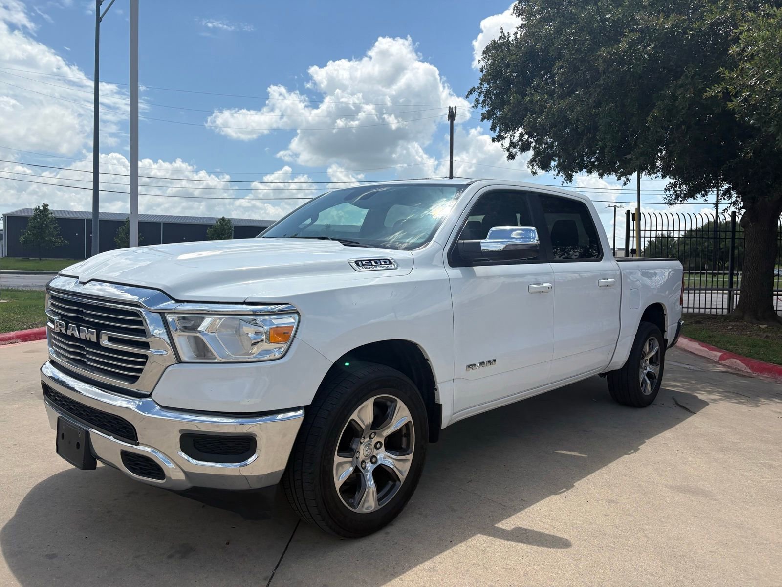 Used 2024 RAM 1500 Laramie RWD image 7