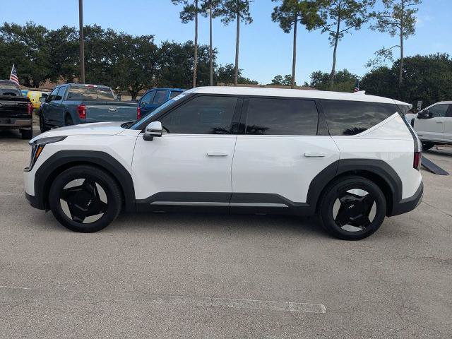 Used 2026 Kia EV9 Light RWD image 7