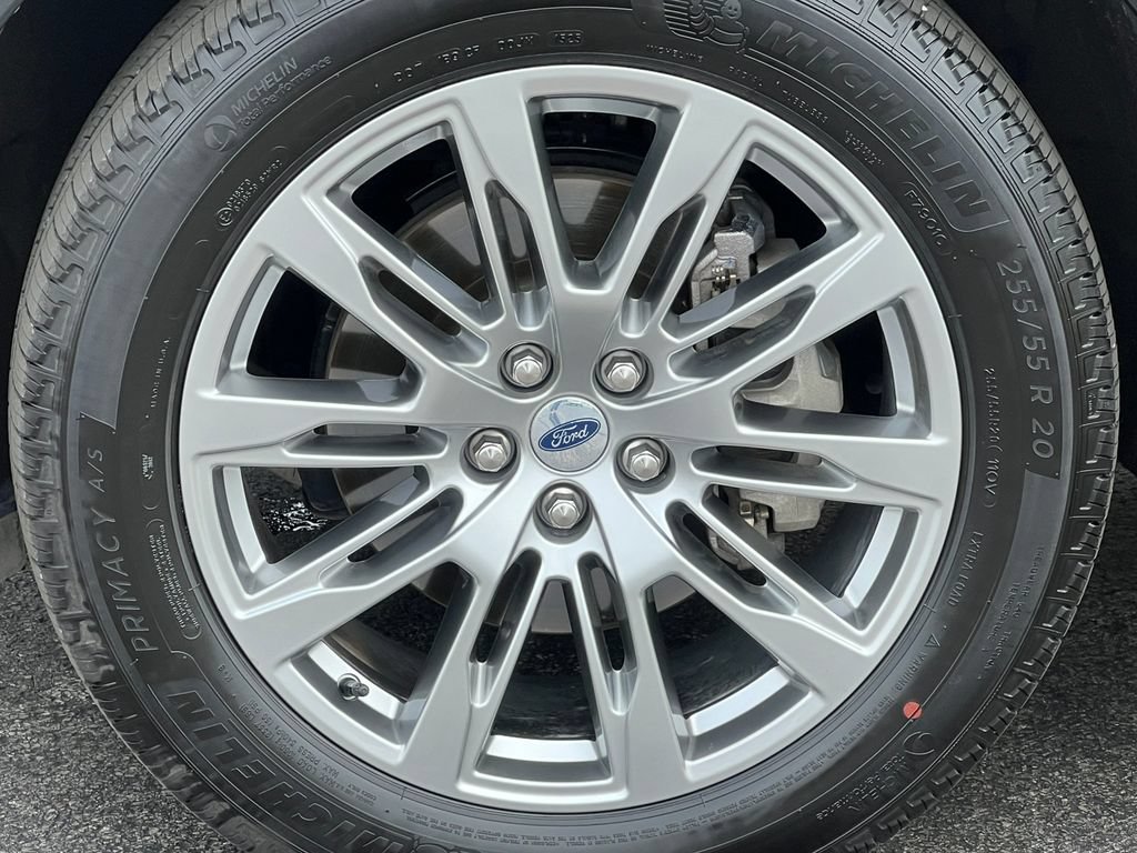 Certified 2025 Ford Explorer Active w/ Active Comfort Package AWD/4WD image 9