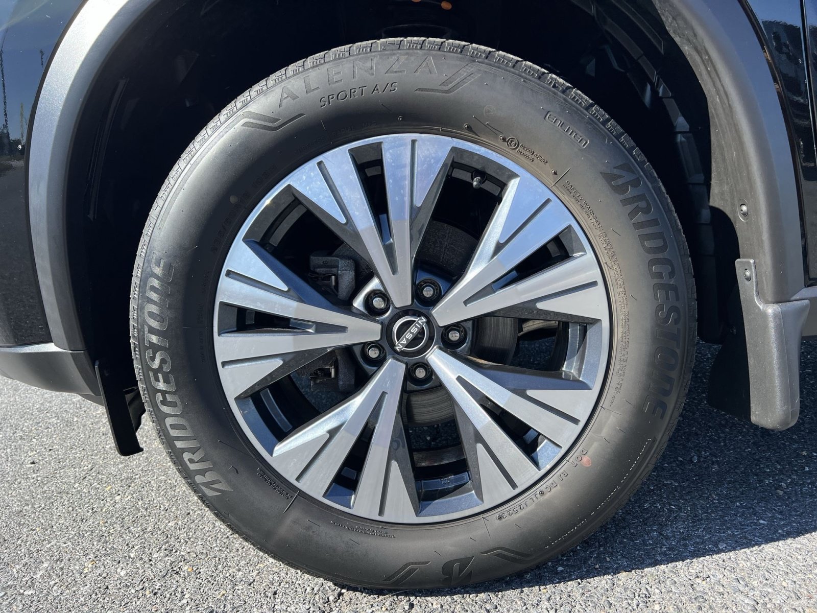 Used 2023 Nissan Rogue SV AWD/4WD image 12