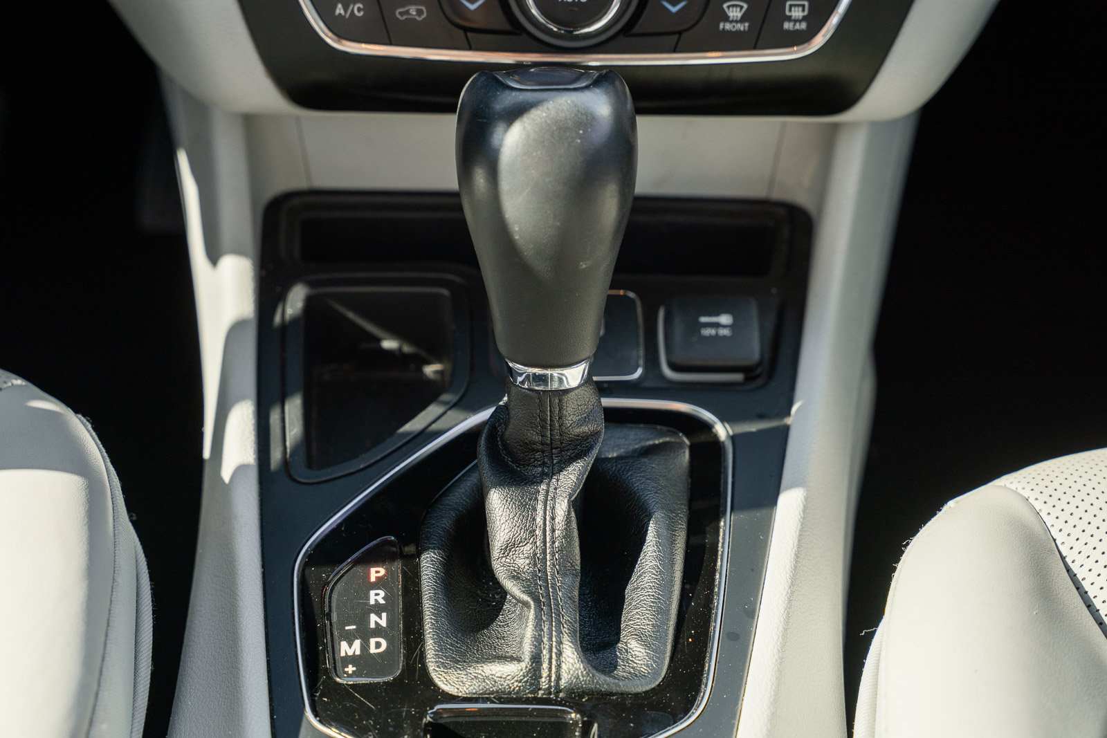 Used 2020 Jeep Cherokee Limited FWD image 34