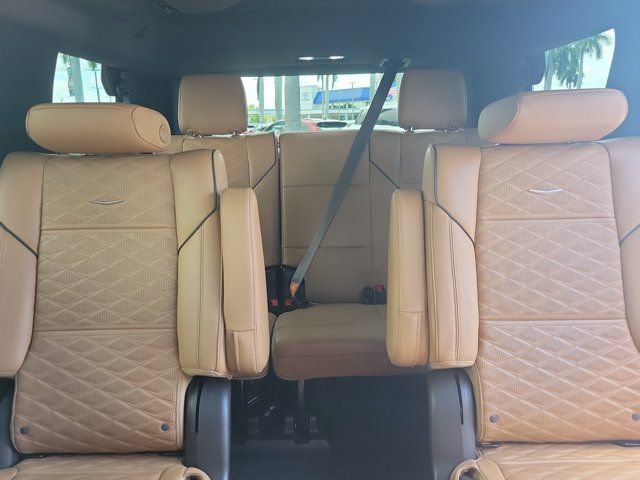 Used 2023 Cadillac Escalade Premium Luxury w/ LPO, Radiant Package AWD/4WD image 20