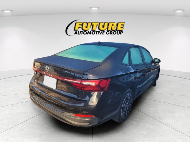 Used 2025 Volkswagen Jetta Sport FWD image 3