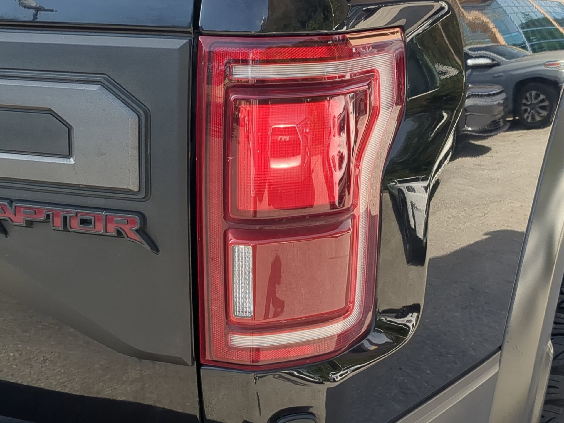 Certified 2020 Ford F150 Raptor w/ Equipment Group 802A Luxury image 37