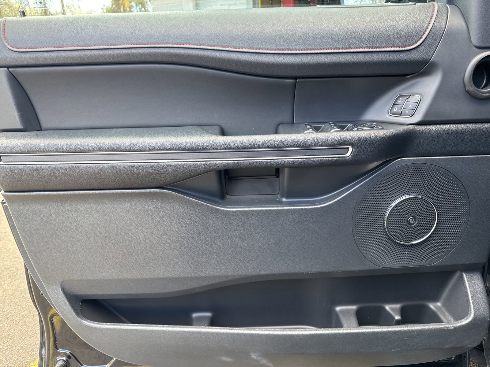 Certified 2023 Ford Expedition Limited image 24