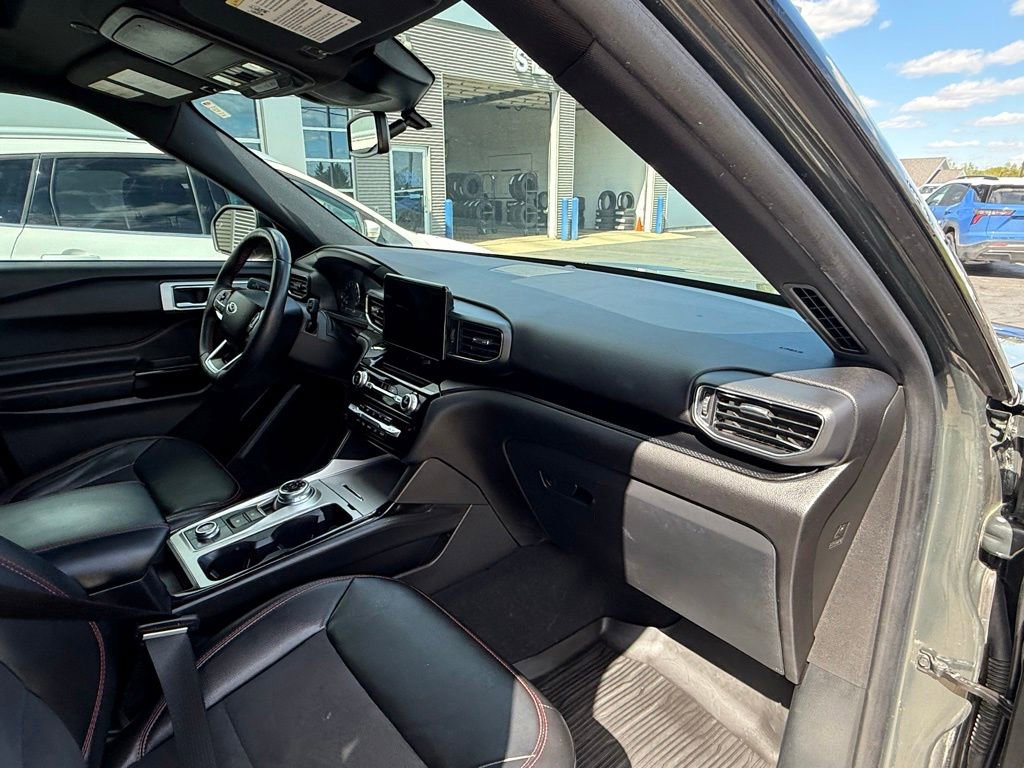 Certified 2022 Ford Explorer ST-Line AWD/4WD image 12