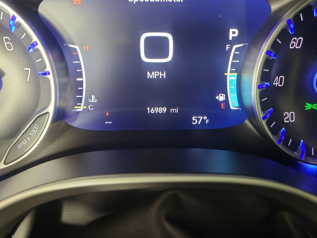 Used 2025 Chrysler Pacifica Select FWD image 10